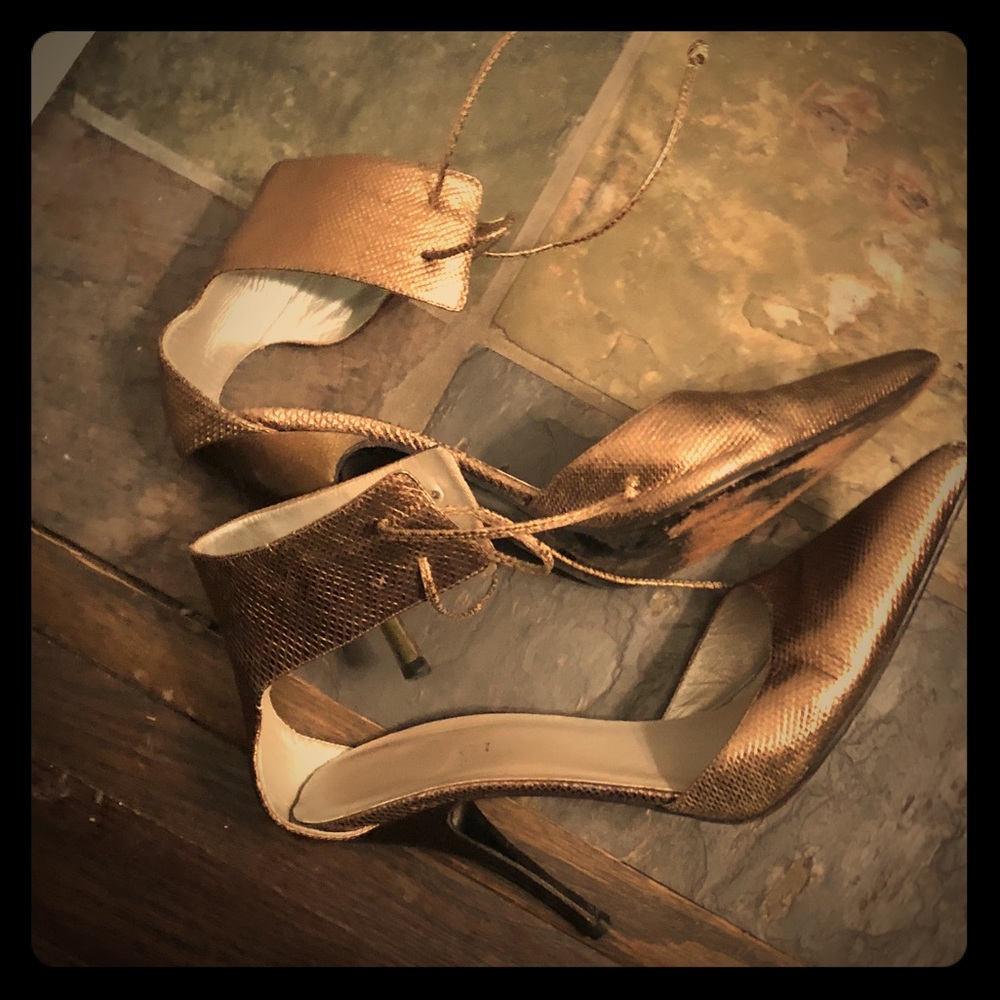 Gucci gold slingback heels 10